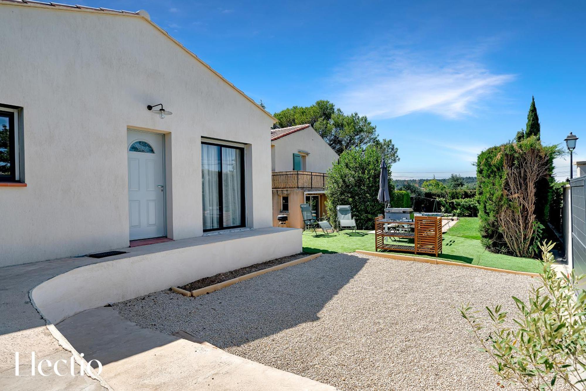 Villa Oliveda - Piscine & Salon Cinema Lourmarin Exterior foto