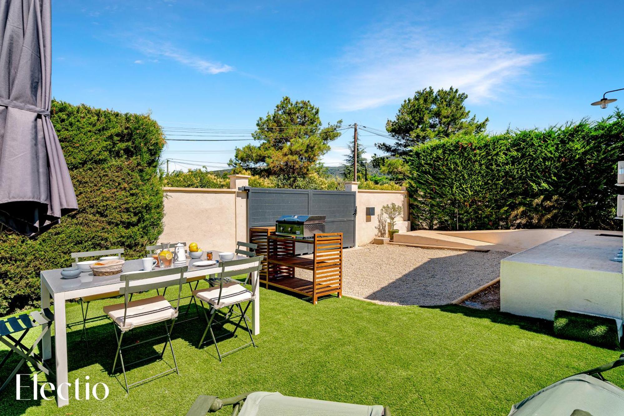 Villa Oliveda - Piscine & Salon Cinema Lourmarin Exterior foto
